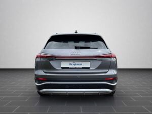 Audi Q4 e-tron 82 kWh *S-Line* Pano AHK Navi RFK SHZ SOH 98% bild 7