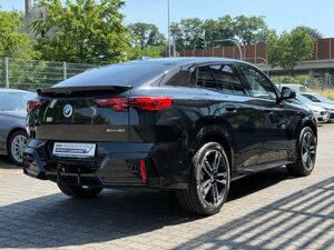 BMW iX2 xDrive30 M Sport /IconicGlow HUD Stop&Go AHK bild 5