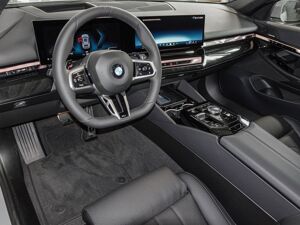 BMW 520 520d M Sport ACC RFK NAVI LED H/K PDC V+H DAB bild 5