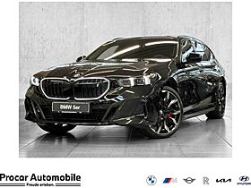 BMW i5 eDrive40 MSport Pro Touring Pano DAProf PA+ AHK B/W BMW i5 eDrive40 MSport Pro Touring Pano DAProf PA+ AHK B/W