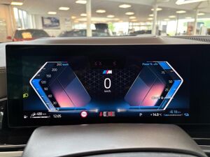 BMW X5 xDrive50e M Sport HUD PANO DA Prof. PA+ 22 bild 4