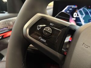 BMW i5 eDrive40 MSport Pro Touring Pano DAProf PA+ AHK B/W bild 6