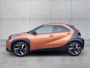 Toyota Aygo X Hybrid 1.5 Lounge*Heckbox+Winterräder*LED bild 3