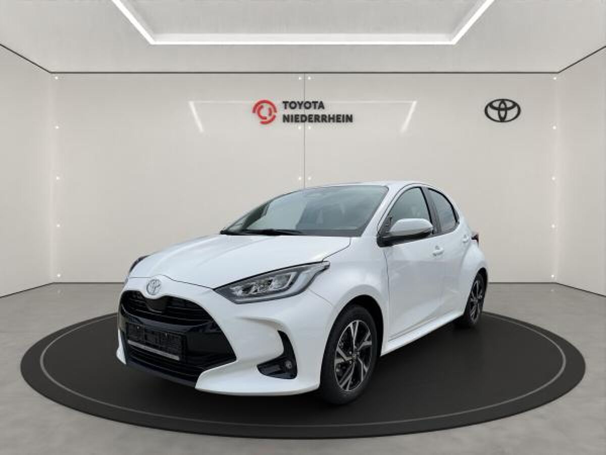 Toyota Yaris 1.5-l Hybrid Teamplayer Automatik + Comfort Paket 🚀💪 bild