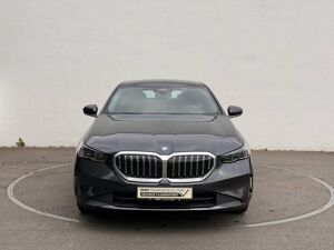 BMW 520 520d LC PROF+PANO+HUD+KOMFORTSITZE+PAP+LED bild 3