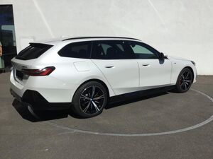 BMW i5 xDrive40 Touring M SPORT PRO+PANO+AHK+LM20 bild 6