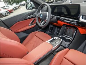 BMW X1 xDrive30e M Sport HUD PANO ACC AHK RFK NAVI bild 3