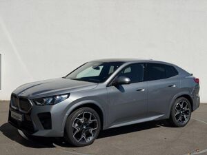 BMW iX2 eDrive20 M SPORT+HUD+AHK+LM20+KAMERA+HK SOUND+LED bild 2