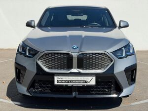 BMW iX2 eDrive20 M SPORT+HUD+AHK+LM20+KAMERA+HK SOUND+LED bild 3