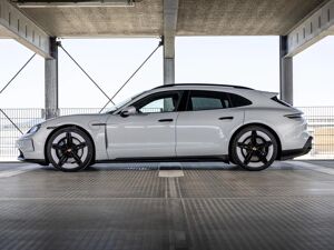Porsche Taycan GTS Sport Turismo *LAGERAKTION* Beifahrerdisplay, Burmester, ACC,PANO, Head-Up, 360 Grad, HA-Lenkung bild 5