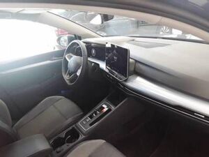 Volkswagen Golf VIII Lim. GOAL 1.5 eTSI  DSG - SHZ LED Plus Navi ACC Rear View AHK CarPlay PDC bild 3
