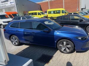 Volkswagen Passat Variant 1.5 eTSi DSG Business R-Kamera Navi elektr.Heckklappe 17Zoll SideAssist ACC bild 3