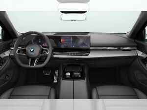 BMW 550 550e xDrive Touring MSport bild 4
