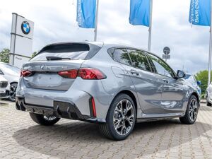 BMW 120 M Sport PANO AHK RFK NAVI LED PDC V+H DAB bild 2