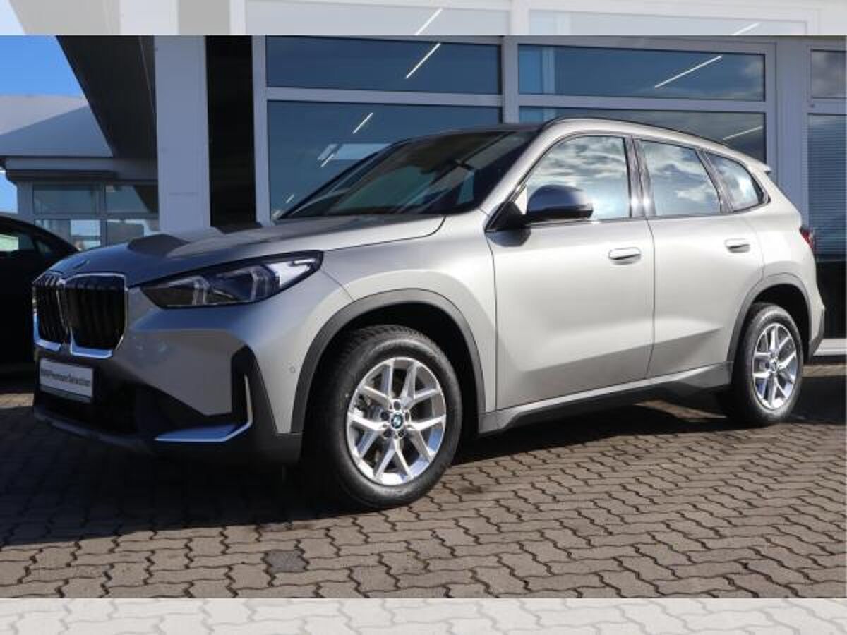 BMW X1 sDrive20i AHK/360°/Head-Up/DrivingAss.+/Adapt.LED bild