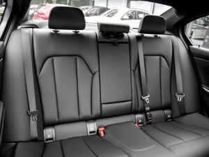 BMW 318 318i M SPORT+Zins ab 0,99%+GLASDACH+H/K+DA+PA bild 4