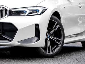 BMW 318 318i M SPORT+Zins ab 0,99%+GLASDACH+H/K+DA+PA bild 5