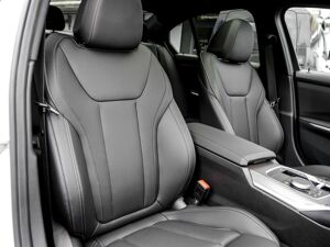 BMW 318 318i M SPORT+Zins ab 0,99%+GLASDACH+H/K+DA+PA bild 6
