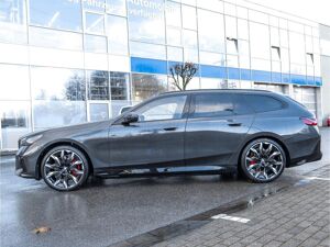 BMW i5 eDrive40 0,25%Versteu. MPro PANO HUD AHK DAPro bild 3
