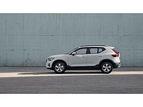 Volvo XC40 B3 Essential DCT Volvo XC40 B3 Essential DCT