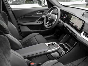 BMW X1 sDrive20i M Sport PANO ACC AHK RFK NAVI LED bild 3