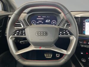 Audi Q4 e-tron 55 e-tron quattro S-Line Matrix Pano 360°Kamera AHK bild 4
