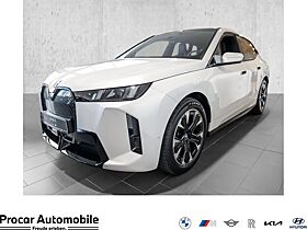 BMW ix iX xDrive45 0,25%Versteu. MSport SkyLounge DAPro 360° BMW ix iX xDrive45 0,25%Versteu. MSport SkyLounge DAPro 360°