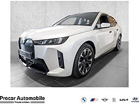 BMW ix iX xDrive45 0,25%Versteu. MSport SkyLounge DAPro 360° BMW ix iX xDrive45 0,25%Versteu. MSport SkyLounge DAPro 360°