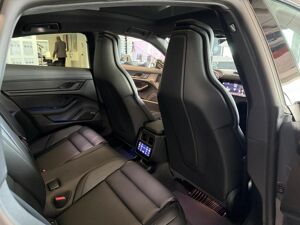 Porsche Taycan Black Edition bild 7