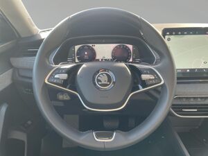 Skoda Octavia Combi Selection 2.0 TDI Pano Matrix 360°Kamera Head Up bild 7