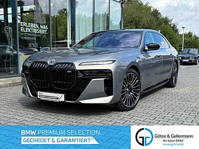 BMW i7 M70 xDrive M Sport ExecutiveLoungeSeating B&W