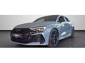 Audi RS3 Sportback - Fünf Zylinder. Null Vernunft. Audi RS3 Sportback - Fünf Zylinder. Null Vernunft.