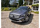 Mercedes-Benz GLA 200 -