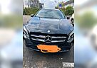 Mercedes-Benz GLA 200 -