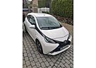 Toyota Aygo (X) Aygo (X) 1,0-l-VVT-i x x