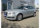 Audi A3 Sportback 1.6 TDI Ambiente/S-Tronic/Bi-Xenon