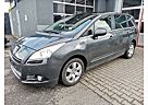 Peugeot 5008 Family 7Sitze Panoramadach Head Up Tempomat