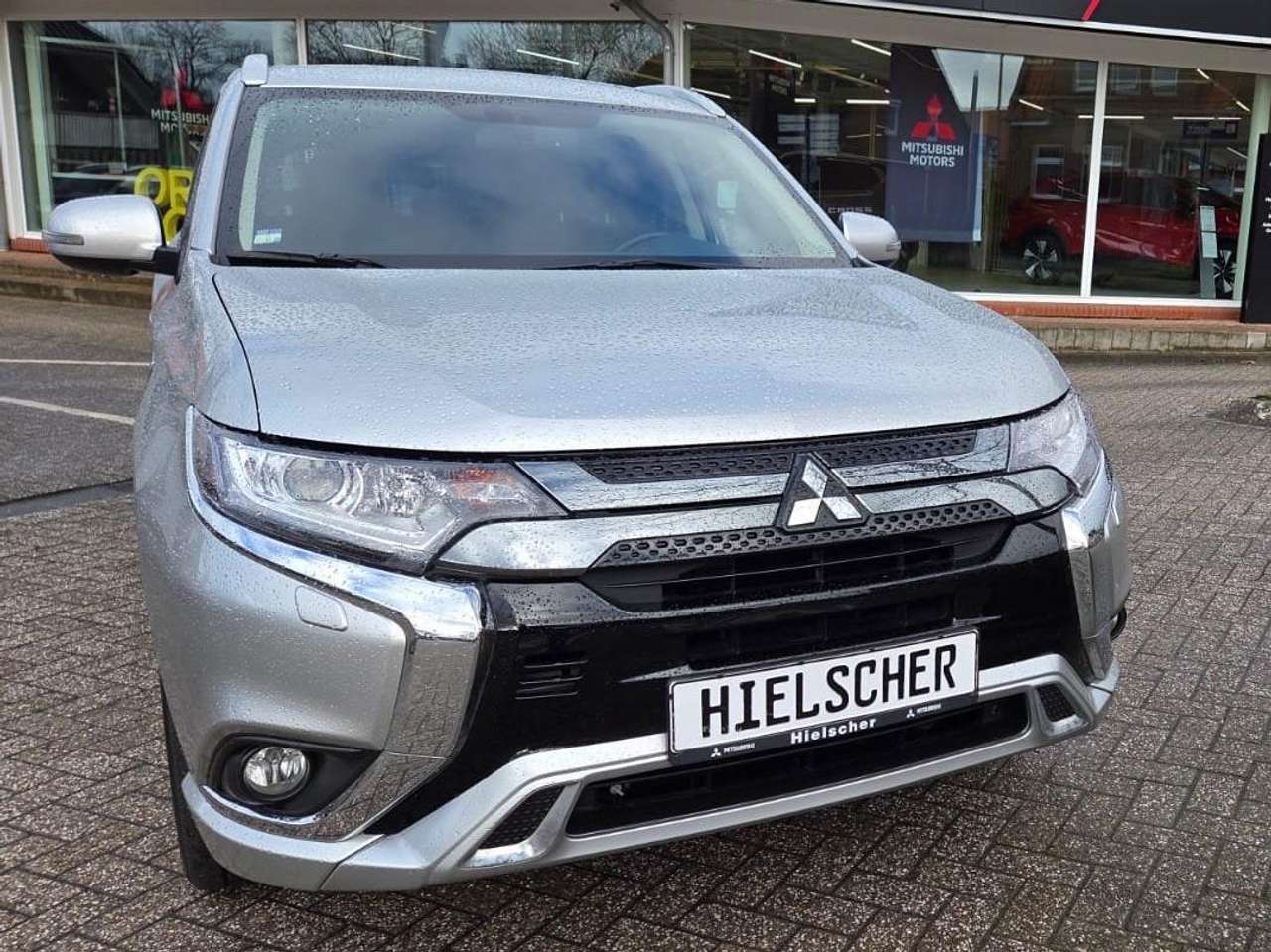 Second hand Mitsubishi Outlander 2.4