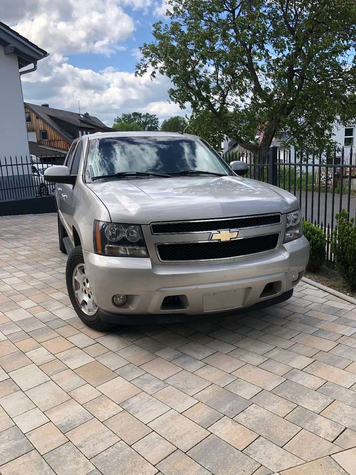 Used Chevrolet Avalanche 