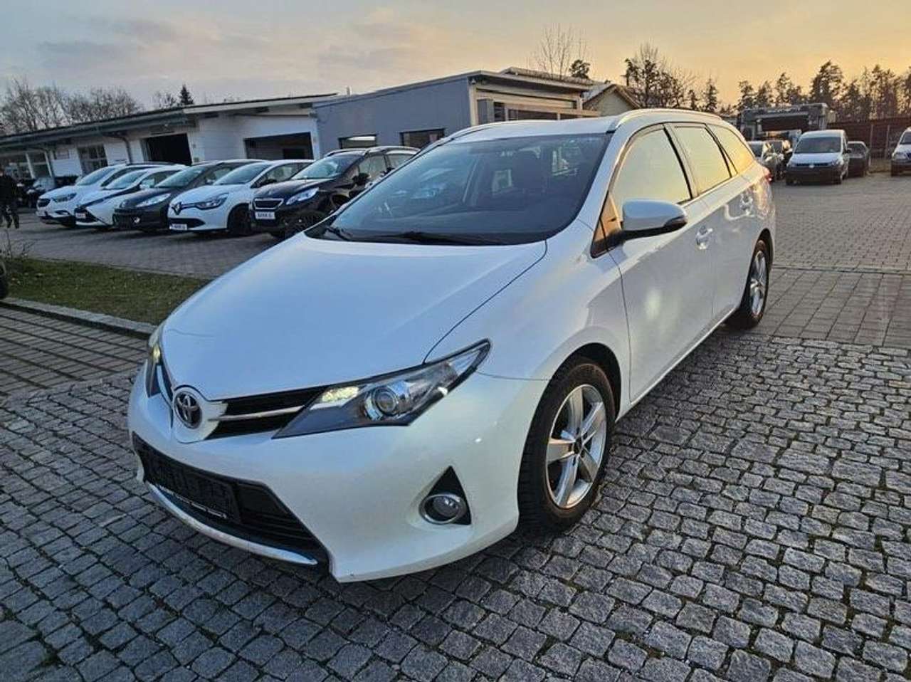 Second hand Toyota Auris 