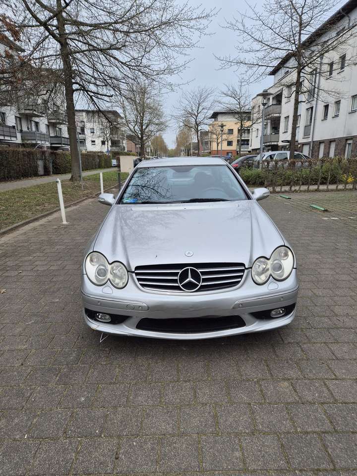 Second hand Mercedes Benz Clk-Class 320