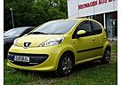 Peugeot 107 1,0 Petit Filou // Allwetter+eFH+Klima+ZV 50 kW...