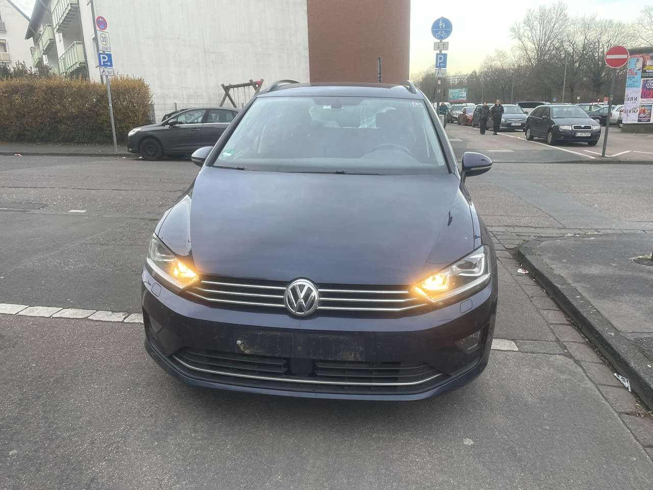 Second hand Volkswagen Golf Sportsvan 