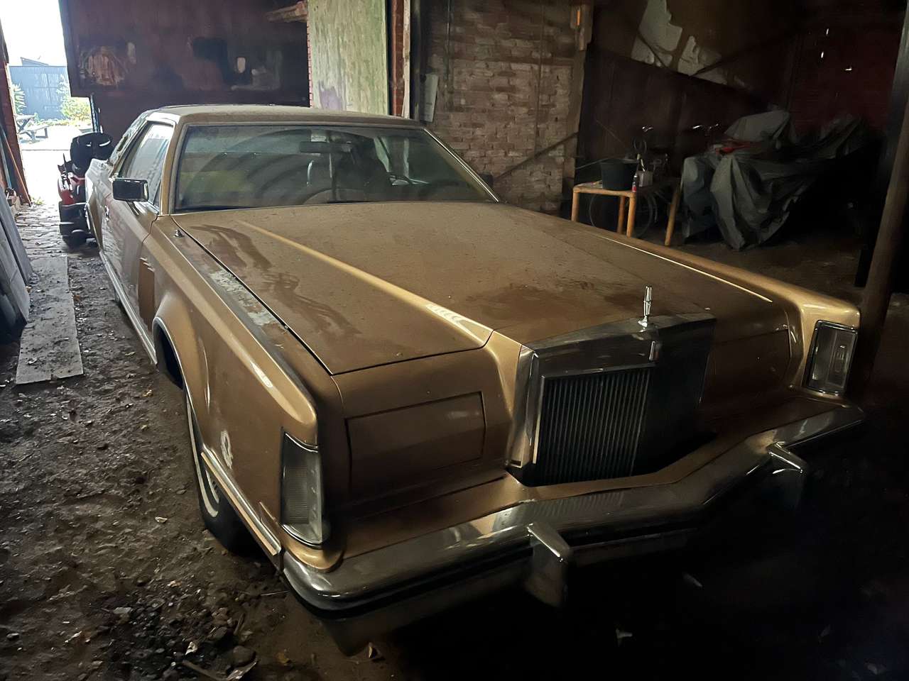 Used Lincoln Continental 