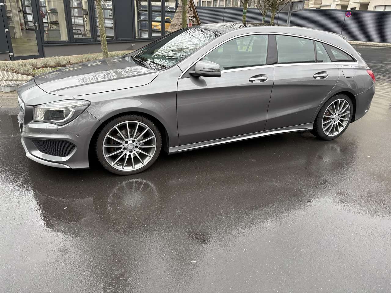 Second hand Mercedes Benz Cla-Class 180