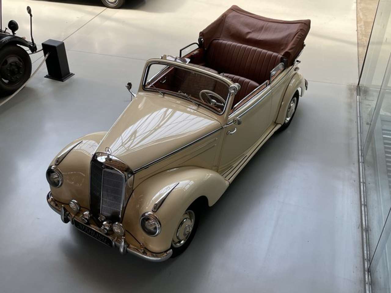 Second hand Mercedes Benz 220 