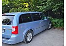 Chrysler Town & Country limited