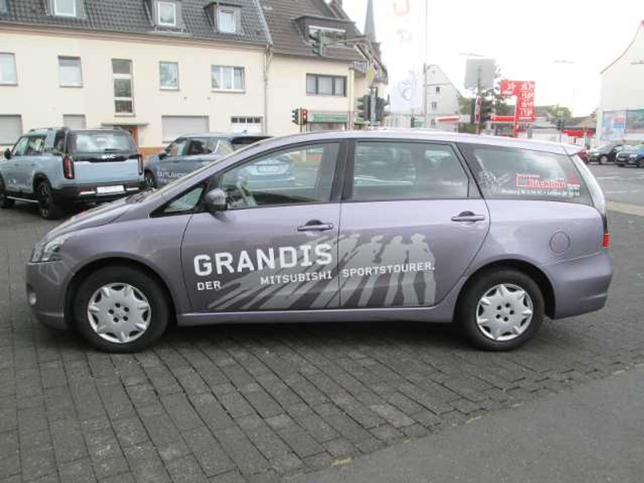 Second hand Mitsubishi Grandis 