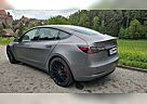 Tesla Model 3 Performance grau matt 2020 Modell