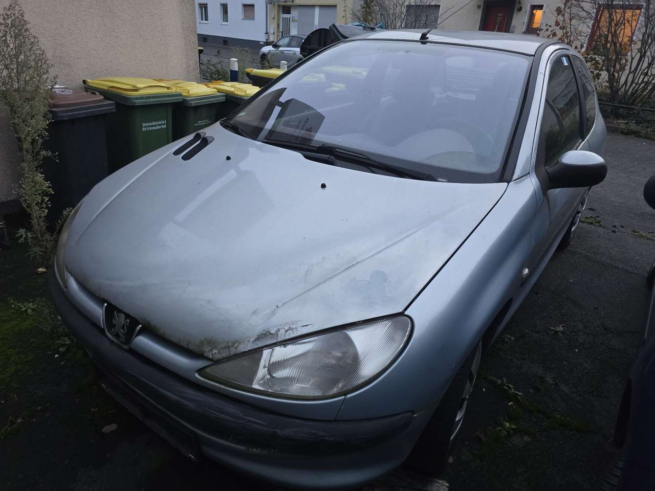 Second hand Peugeot 206 